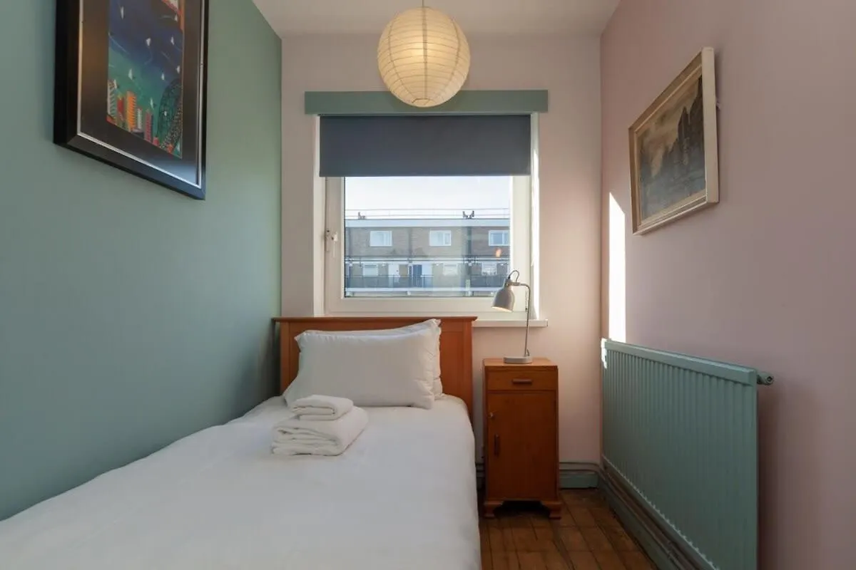 Central London Stylish 4 Bedroom Apartment