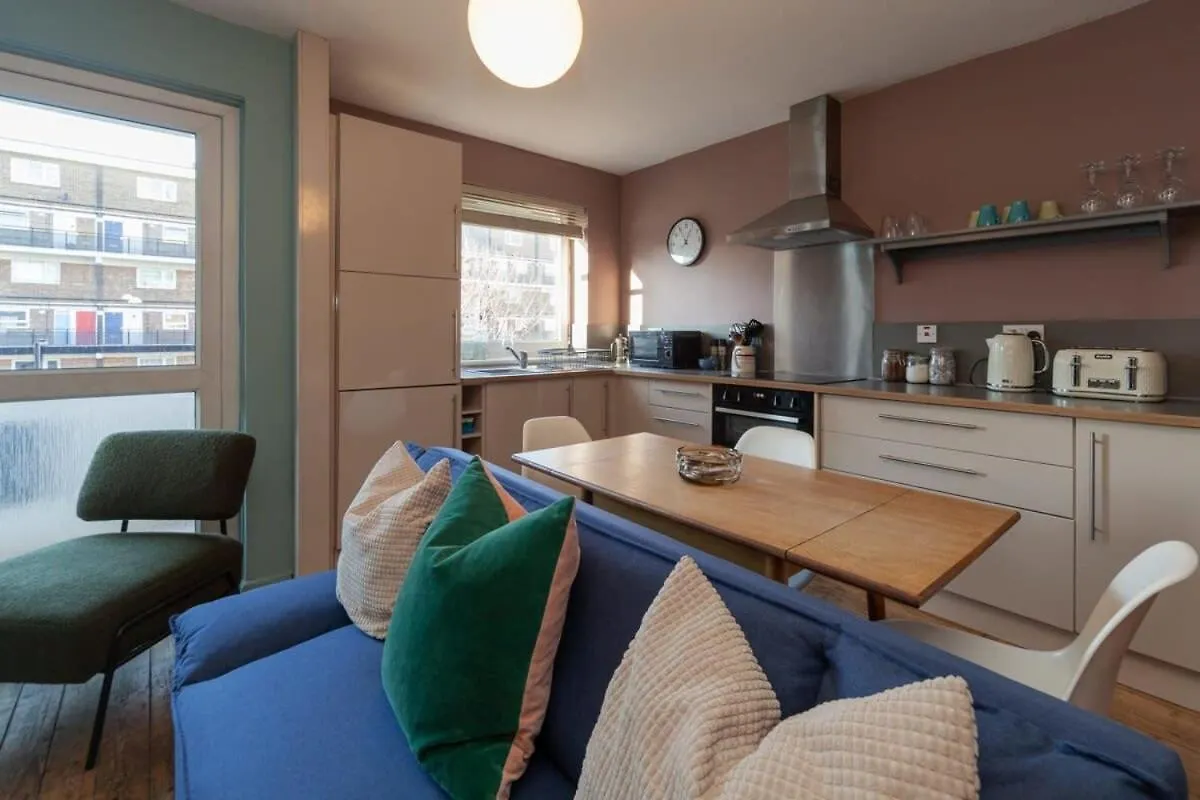 Central London Stylish 4 Bedroom Apartment