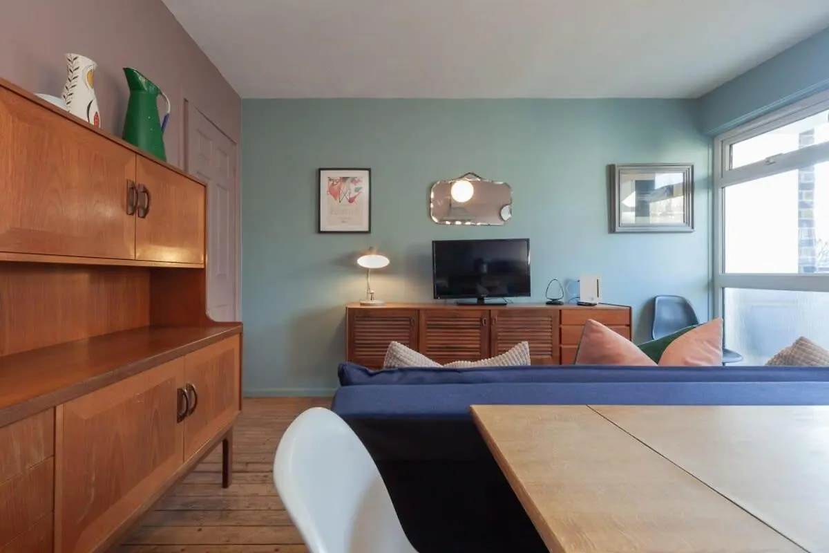 Central London Stylish 4 Bedroom Apartment