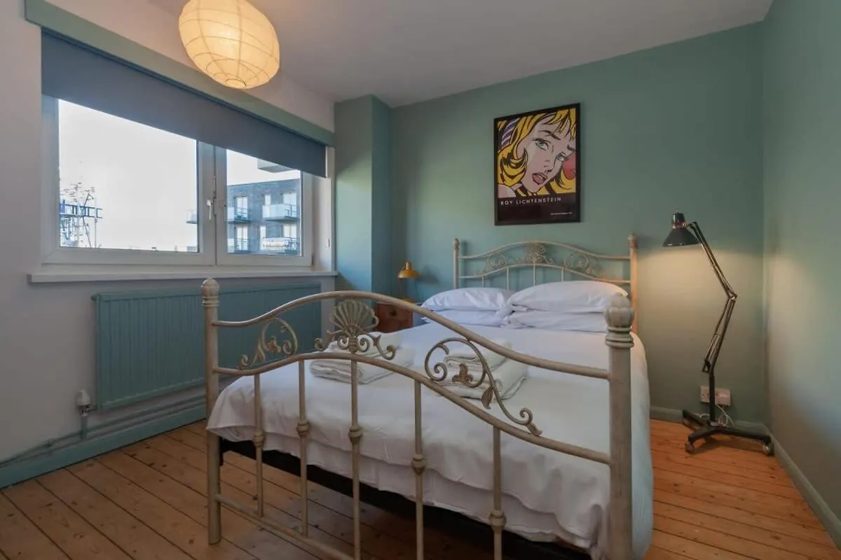 Central London Stylish 4 Bedroom Apartment