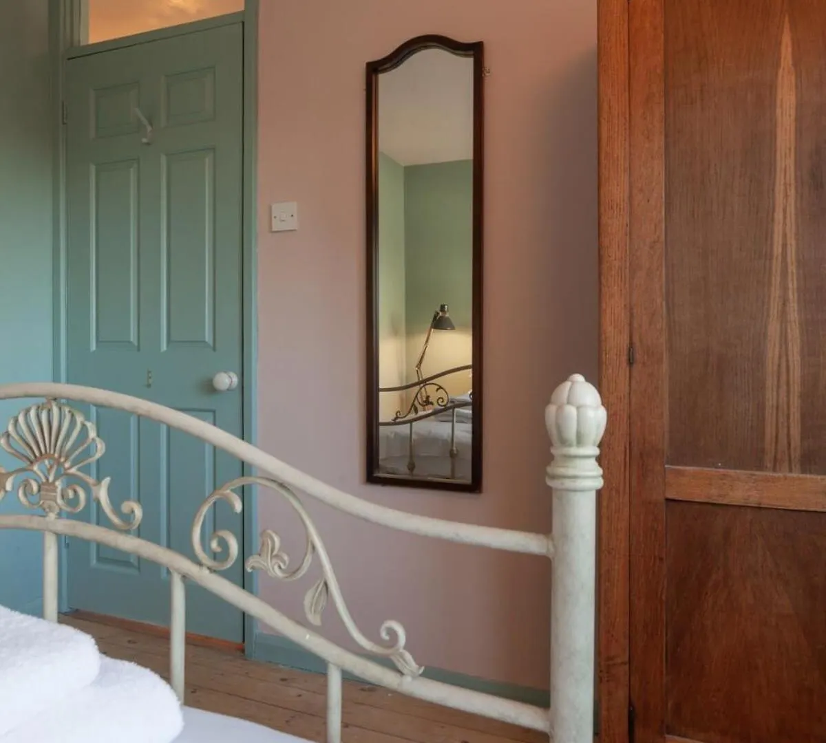Central London Stylish 4 Bedroom Apartment