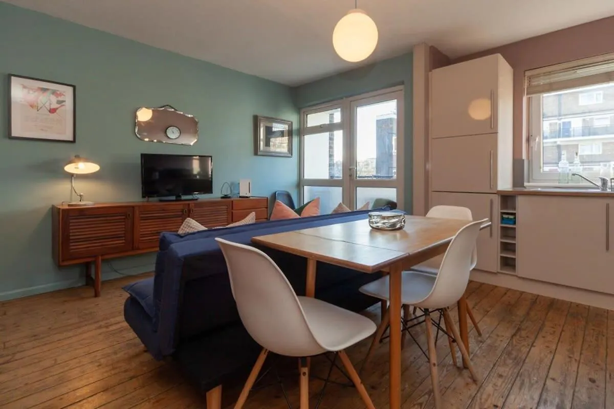 Central London Stylish 4 Bedroom Apartment contacts